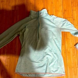 Size M underarmour lightweight sports quarter zip